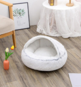 Plush Round Dog and Cat Bed for Winter Comfort