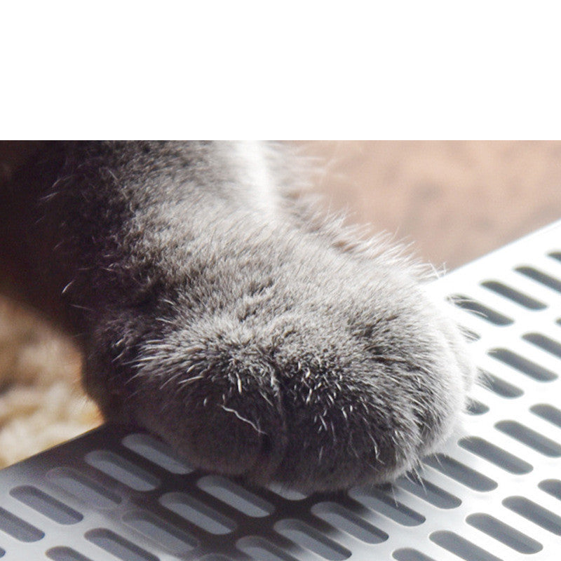 Compact Semi Enclosed Cat Litter Box for Easy Cleaning