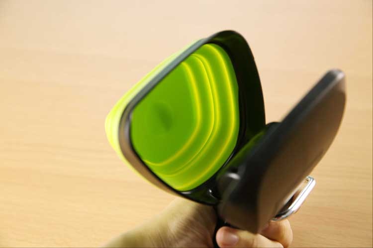 Foldable Dog Pooper Scooper with Waste Bags