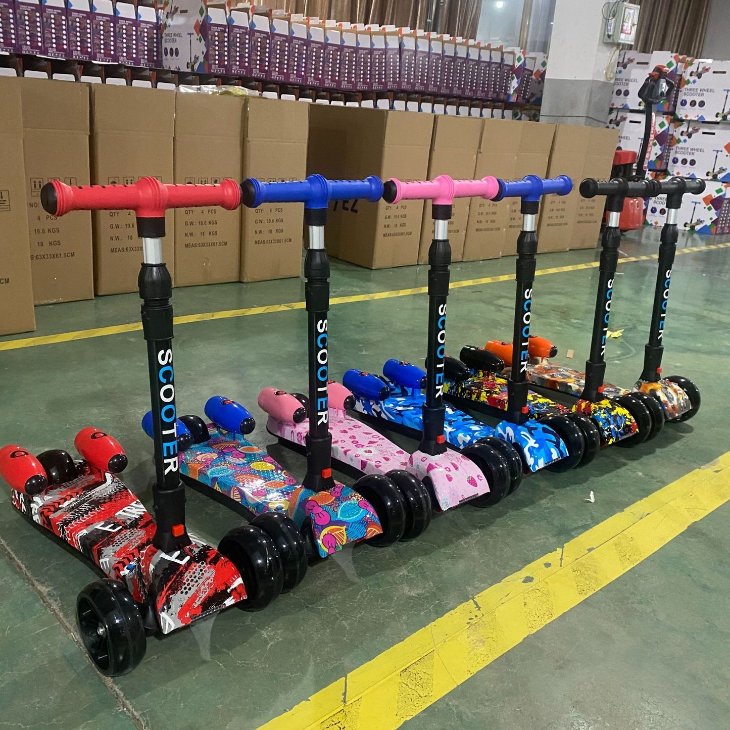 Children's Toy Spray Skateboard Sliding Drift Car