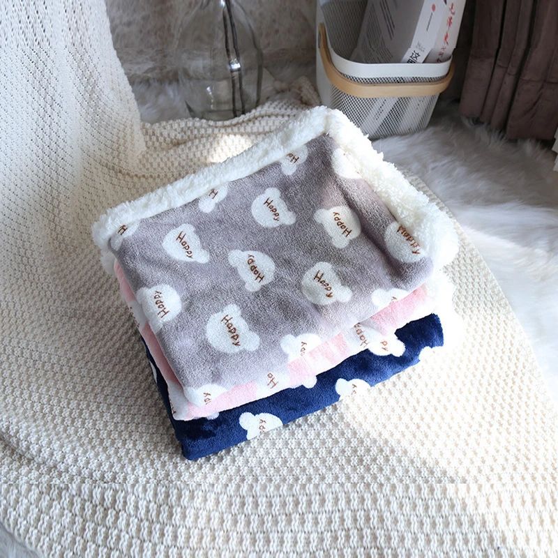 Soft Lamb Fleece Pet Blanket Warm Flannel Cushion